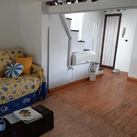 Mansardina San Lorenzo Апартаменты Генуя